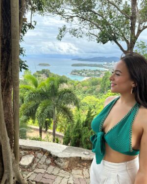 Eliza Butterworth Instagram - Take me back to Thailand!!!! ♥️🇹🇭♥️ #thaitimetravel #takemeback #iwannaeatmangostickyrice #suchabeautifulplace