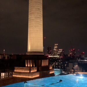 Eliza Butterworth Instagram - Oh what a night! 🪩🏙️🪩 at the absolutely exquisitely stunning @artotellondonbattersea ART’OTEL BATTERSEA in London! The most gorgeous and unique hotel I have ever seen with such mindblowing views of Battersea Power station! We had synchronised swimmers, live music and painters making stunning art in front of us! Unreal!! Woooww! Thank you so much @artotellondonbattersea for having us also to dine on the delicious food from @joiabattersea! Beautiful. @artotel #myartotel #artotelbattersea #joiarestaurant ✨✨✨ thank you so much to @epilogueagency and @loopvip
