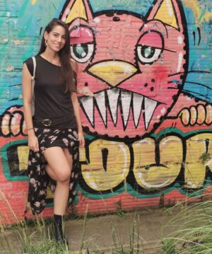 Elizabeth Minotta Instagram - En Medallo 🖤