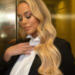 Elizabeth Berkley Instagram - Dreaming of the most special night last week @academymuseum ! I’ve been reflecting on the time that led to that moment. Overcoming obstacles, finding strength, resilience and all powered by passion. My gratitude to every person who connected to this film and the love you have shown for Nomi and for me. And critics thought it would die on a video shelf of Blockbuster back in 1995….we never know the magic in store…✨✨✨❤️#thankyoudarlin #showgirls #differentplaces 🍟💅🏻✨🌋