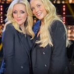 Elizabeth Berkley Instagram – TONIGHT. 🎤🎵🎼 What a gift to get to play for two of my favorite charities. @baby2baby and @bestfriendsanimalsociety ❤️❤️
Tune in… get what I did there? Name that Tune. 8pm FOX 
#janekrakowski @randyjackson @tishacampbellmartin 
Color: @traceycunningham1 👱‍♀️
💇🏼‍♀️:@sammiknighthair
💃🏼:@ralphlauren
