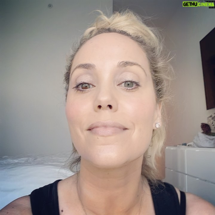 Elizabeth Berkley Instagram - @seanecorn check her live that was from 9am. It is still up there now and Iβm going to begin myself. Letβs breathe and ground and send love and light wherever it is needed. ππΌππΌβ€οΈππΌ
