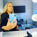 Elizabeth Berkley Instagram - Back at it soon... getting out of sweatpants for season 2 of #savedbythebell @peacocktv ! #imsoexcited to share with you guys❤️❤️❤️❤️❤️#friendsforever #spano #bayside#drmama