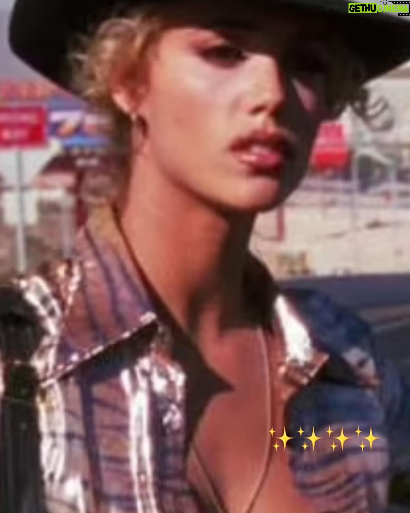 Elizabeth Berkley Instagram - See you @academymuseum tomorrow night 7:30pm, Darlin 🤠🎥🎬🌋💅🏻❤️ SHOWGIRLS in 35mm. #academy