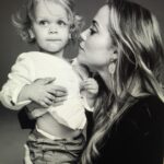Elizabeth Berkley Instagram – All kinds of feels as our babies grow… right?! first day of school -5th grade and this photo popped up after drop off. ❤️😭

Time is moving fast. Grateful to get to be so present to the gifts and making magical memories. No greater role I’d rather be than mama to this boy and parents with my love ❤️ @greglauren #mysky #love #family 
📸:the amazing @markseliger ❤️❤️❤️