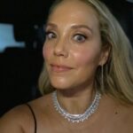 Elizabeth Berkley Instagram – People’s Choice Awards last week… lots of fun getting out of sweatpants and a bun on my head and into #glam,  presenting with @mariolopez … countdown to Wednesday , so get ready to binge all 10 episodes of #savedbythebell @peacocktv ❤️❤️ #peopleschoiceawards 
Makeup: @kathleenkarridene 
Stylist:@jeanannwilliams
Tux:@ralphlauren
Jewels:@anitako
Hair color 🤩:@traceycunningham