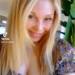 Elizabeth Daily Instagram - Another fun voice surprise! Yup It’s me! #twoandahalfmen #jake #dubbing #voice #voiceover #TommyPickles #buttercup