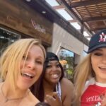Elizabeth Daily Instagram - Ran into these cutie pies @brooklynjuve @destinydbomb @thesororitygirlz