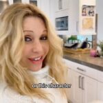 Elizabeth Daily Instagram – Yes… if you didn’t know… I’m a voice actor 😉😅🤪 #voiceactor #trend #rugrats #powerpuff #nickelodeon