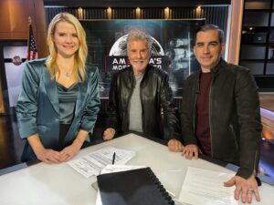 Elizabeth Smart Instagram - I am so excited to finally share with everyone that I will be a special guest on the season premier of Americas Most Wanted. Make sure to tune in on Monday, January 22nd at 8/7c on Fox.