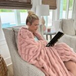Elizabeth Smart Instagram – My @minkycouture blanket has been my favorite item we have taken on our vacation to Florida! It has been my kids too😉 You can use my code SMART50 for 50% off their site!