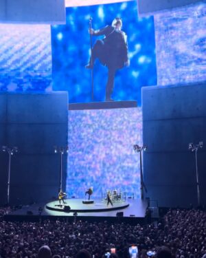 Elizabeth Smart Instagram - We had the most amazing time seeing U2 in concert last night🫶🏼