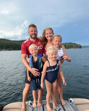 Elizabeth Smart Instagram - Hooray for summer and family and lake days!!