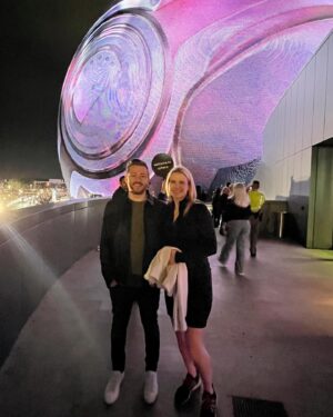 Elizabeth Smart Instagram - We had the most amazing time seeing U2 in concert last night🫶🏼
