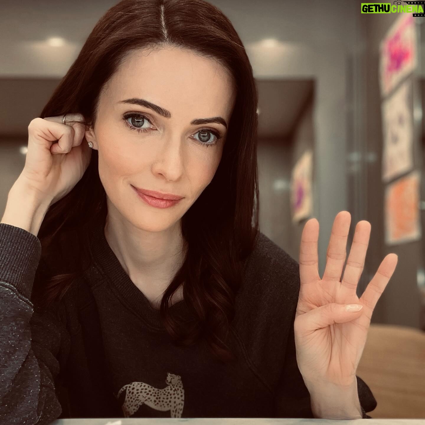 Elizabeth Tulloch - 3 Likes - Some shots from our first week back to work on #SupermanAndLois. #Grimm and #AMillionLittleThings fans, swipe for a surprise 😉
