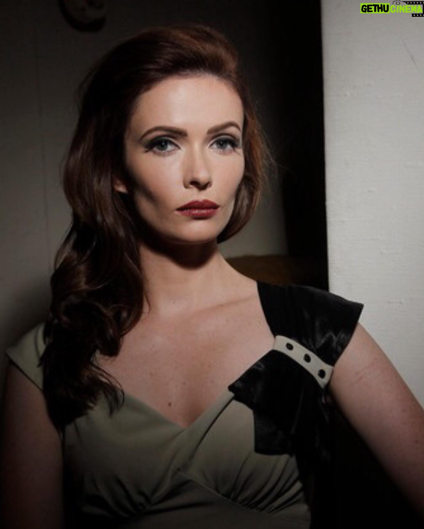 Elizabeth Tulloch Instagram - The Staircase series by my incredible photographer friend @ecarenphoto. I love period hair/makeup/wardrobe 💓#throwback #noir #elisabethcaren