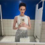 Elizabeth Tulloch Instagram – On a separate note, a) I could not resist this gorgeous Yves Klein-y blue bathroom. As I’m about to enter our final season of #SupermanandLois, in the 85th year of this incredible, powerful character existing, I wanted to pay homage to what I imagined an OG Lois from 1938 might have worn to accept an award. ❤️

Thank you to everyone involved in my look:
�Skin/Facialist: @carasoin 
Top, skirt: @aliceandolivia @staceybendet
Makeup: @andresarmiento 
Hair: @hellohairbear 
Heels: @jimmychoo
Jewelry: @gabrieleandco @michelemariepr