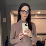 Elizabeth Tulloch Instagram - How lucky am I, to have been able to inhabit this woman’s bones, and brain, and heart, for the last 6 years, 4 of which were on #supermanandlois. Lois Lane has been an icon for as long as Superman has because of her fierceness, her work ethic, her determination, her playfulness, her commitment to finding the truth no matter the cost. Thank you to our creator Todd Helbing, co-showrunner Brent Fletcher, all of our writers and producers and post-production team, our incredible VFX department. Thank you @gberlanti and Sarah Schechter @50shadesofgabay and everyone else at Berlanti Productions, everyone at DC Comics, @cdflix @baptv10, Lisa Lewis and everyone else at @warnerbrostv , Mark Pedowitz and @thecw, and to our phenomenal casting director @davidrapaport for telling everyone “This is your Lois” and to @jessicaqueller and @rrtvwriter for seeing and believing it. Thank you @iansamoildirector and everyone else in the production office. And to our on-set crew: #SupermanAndLois was a big, beautiful, epic show and it wouldn’t have happened without each and every one of you. Thank you thank you thank you. I already miss you all so much. Thank you to our wonderfully amazing cast - but mostly to @tylerhoechlin. My Superman. I am so grateful for your talent, your work ethic, and your commitment to making me laugh. I wish the best of luck to @jamesgunn and the rest of his cast and crew, and especially to @rachelbrosnahan - I’m sure you will be a wonderful Lois and I can’t wait to see what you do with the role. Have so much fun - I know I did. I’ll be grateful til the day I die that I had these few years to wake up every day and be Lois. Lane. 💜