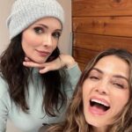 Elizabeth Tulloch Instagram - How lucky am I, to have been able to inhabit this woman’s bones, and brain, and heart, for the last 6 years, 4 of which were on #supermanandlois. Lois Lane has been an icon for as long as Superman has because of her fierceness, her work ethic, her determination, her playfulness, her commitment to finding the truth no matter the cost. Thank you to our creator Todd Helbing, co-showrunner Brent Fletcher, all of our writers and producers and post-production team, our incredible VFX department. Thank you @gberlanti and Sarah Schechter @50shadesofgabay and everyone else at Berlanti Productions, everyone at DC Comics, @cdflix @baptv10, Lisa Lewis and everyone else at @warnerbrostv , Mark Pedowitz and @thecw, and to our phenomenal casting director @davidrapaport for telling everyone “This is your Lois” and to @jessicaqueller and @rrtvwriter for seeing and believing it. Thank you @iansamoildirector and everyone else in the production office. And to our on-set crew: #SupermanAndLois was a big, beautiful, epic show and it wouldn’t have happened without each and every one of you. Thank you thank you thank you. I already miss you all so much. Thank you to our wonderfully amazing cast - but mostly to @tylerhoechlin. My Superman. I am so grateful for your talent, your work ethic, and your commitment to making me laugh. I wish the best of luck to @jamesgunn and the rest of his cast and crew, and especially to @rachelbrosnahan - I’m sure you will be a wonderful Lois and I can’t wait to see what you do with the role. Have so much fun - I know I did. I’ll be grateful til the day I die that I had these few years to wake up every day and be Lois. Lane. 💜