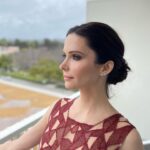 Elizabeth Tulloch Instagram – I had such a wonderful time presenting at the @criticschoice awards on Sunday night ❤️
�
Thank you to the magical Lena Bratschi at @Carasoin for making my skin glow with the light of a thousand suns (and for my first experience with dermaplaning!), to stylist @taraswennen @thewallgroup for knocking it out of the park on our first event together 💃🏻
👗: @maisonyeya by @yasmine.yeya 
👠: @louboutinworld 
👝: @tylerellisofficial 
💍: @messikajewelry 
Hair: @josephchase @tmgla
💄: @karanmitchellmua
@sgskinedition for my fave travel HA mist
@lymalife for inventing the best at home laser ever – it’s 100X more powerful than LED and perfect for red carpet prep. And thank you to my bestie @realbreeturner for being such a perfect date 😍

Congrats to all the nominees and winners 
❤️❤️❤️