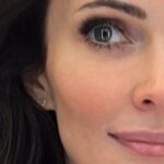 Elizabeth Tulloch Instagram – Officially over halfway through our final season of #SupermanAndLois. Trying to enjoy every last moment with our amazing crew and cast. Thank you to our writers for writing such an amazing, heartbreaking, epic final season. 
💞