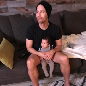Ella Thomas Instagram - Happy Father’s Day to my incredible husband... you are crushing parenthood everyday and we love you “one million 35” #dadlife 💖