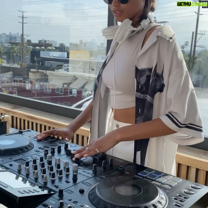 Ella Balinska Instagram - summer 2023 loading— someone pls write a letter to HR about the weather asap
