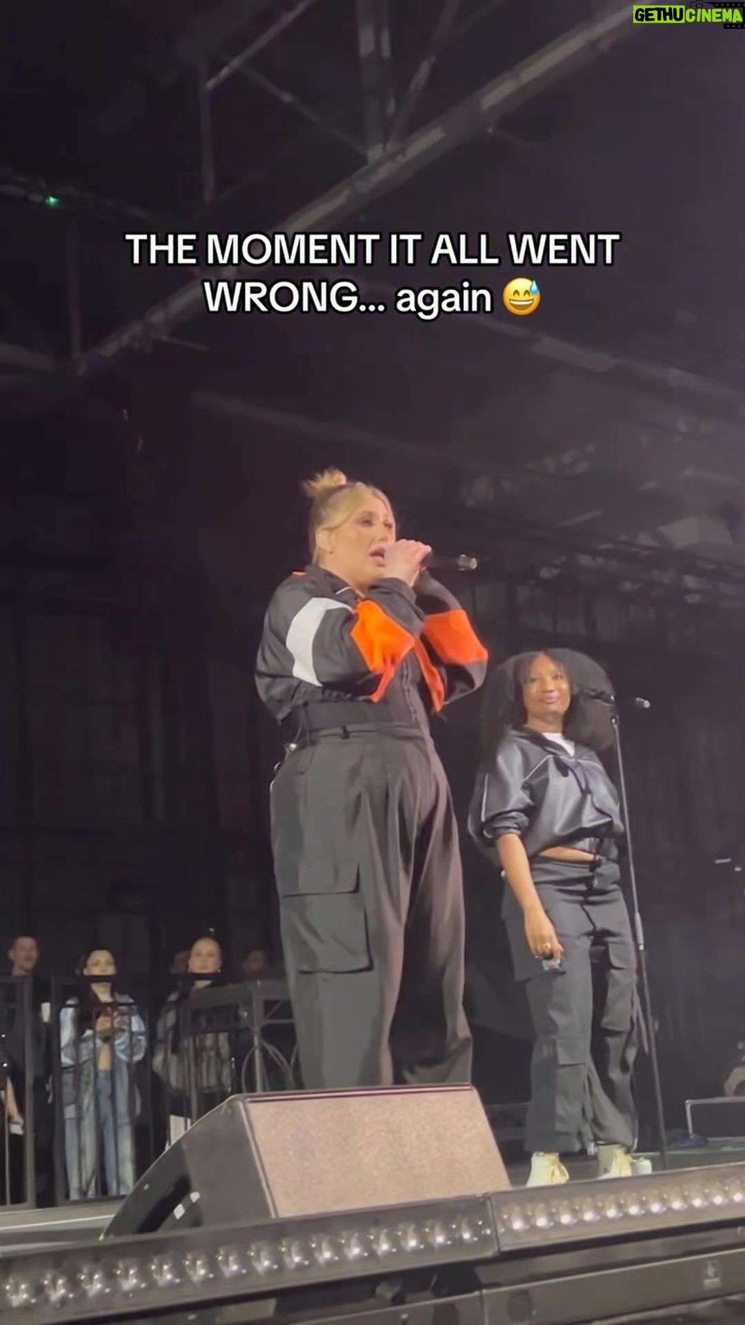 Ella Henderson - 7.2K Likes - First time singing #Alibi for a crowd and… 😅🎶 @drumsheds #TS5 @Rudimental #livemusic