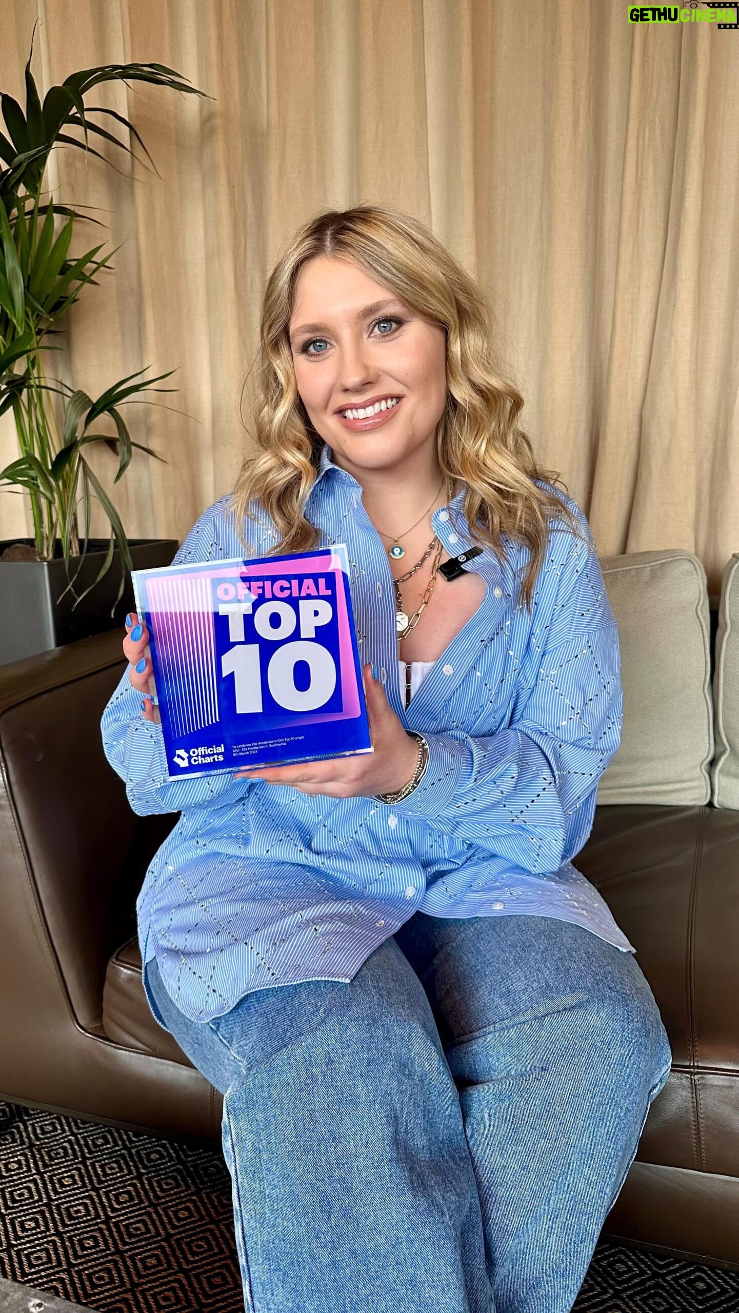Ella Henderson Instagram - 10 Top 10s in 10 years! ππ« Huge congratulations to Ella Henderson (@official_ellahenderson), who's the latest recipient of Official Charts' Official Top 10 Award as #Alibi ft. @rudimentaluk becomes Ella's landmark 10th Official Top 10 single π₯³π Our brand-new award commemorates those Top 10 moments that define an artist's career - and Ella's the latest act to be celebrated π©· #EllaHenderson #Top10 #Top10Award Tap the link in our bio to read our full chat with Ella π¬