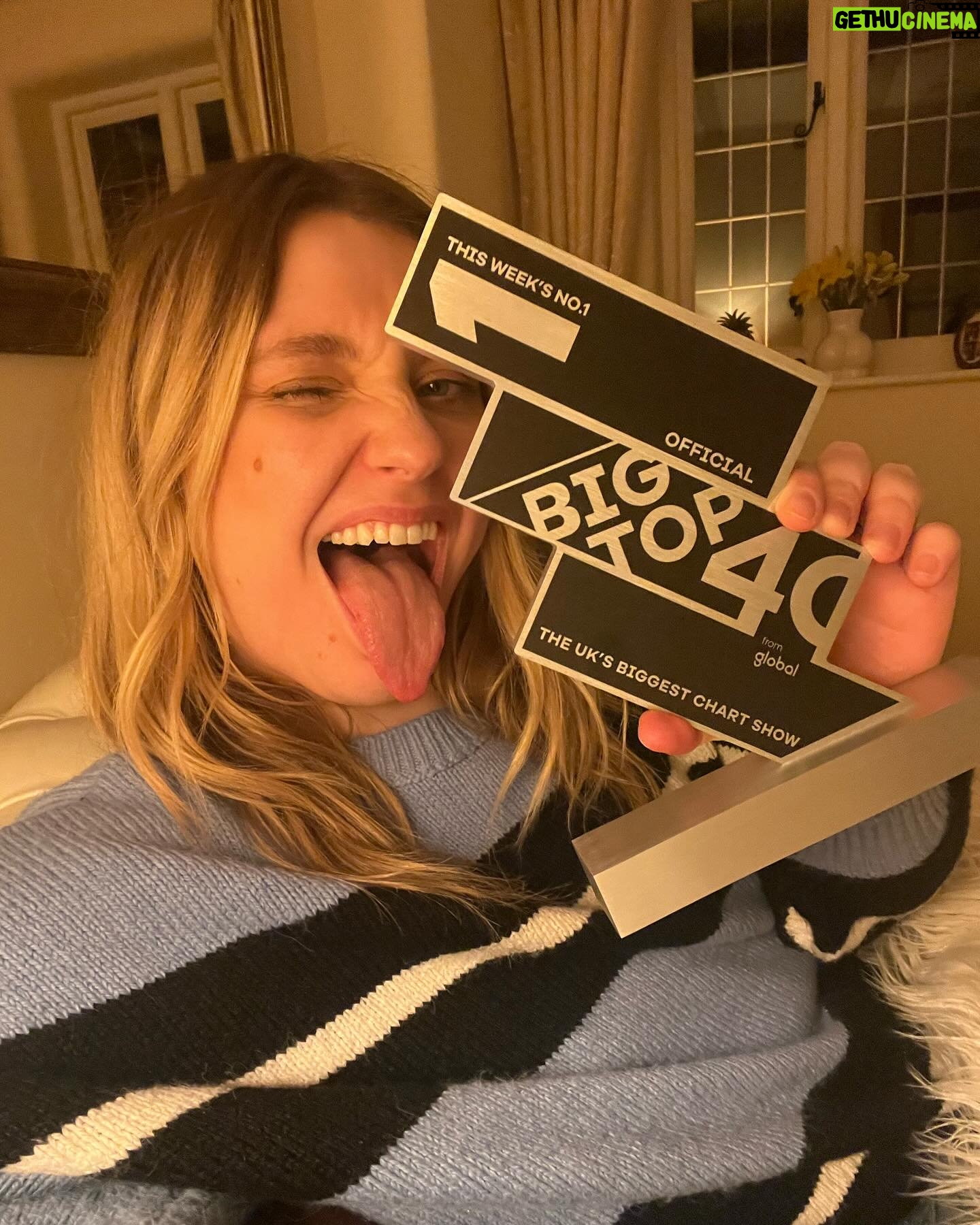 Ella Henderson - 8.8K Likes - The 37474828 sides of me 🙃 … it’s ok to not have your s*** together most of the time 👀🥰 x E x