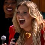 Ella Henderson Instagram - I finally got to live out my Love Island fantasy 😂😂 Thank you so much @loveisland for having me, and congratulations to the winners ✨no spoilers here✨🤗 Watch the full episode on @itvxofficial to see the whole performance including Ghost and React!! E x x #LoveIsland #livemusic