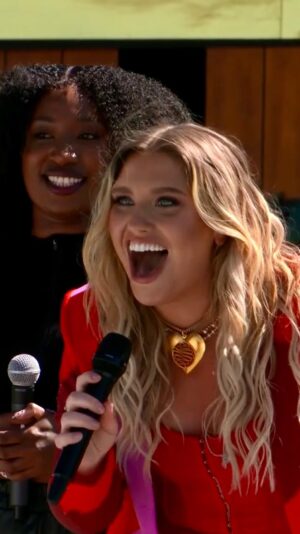 Ella Henderson Instagram - I finally got to live out my Love Island fantasy 😂😂 Thank you so much @loveisland for having me, and congratulations to the winners ✨no spoilers here✨🤗 Watch the full episode on @itvxofficial to see the whole performance including Ghost and React!! E x x #LoveIsland #livemusic