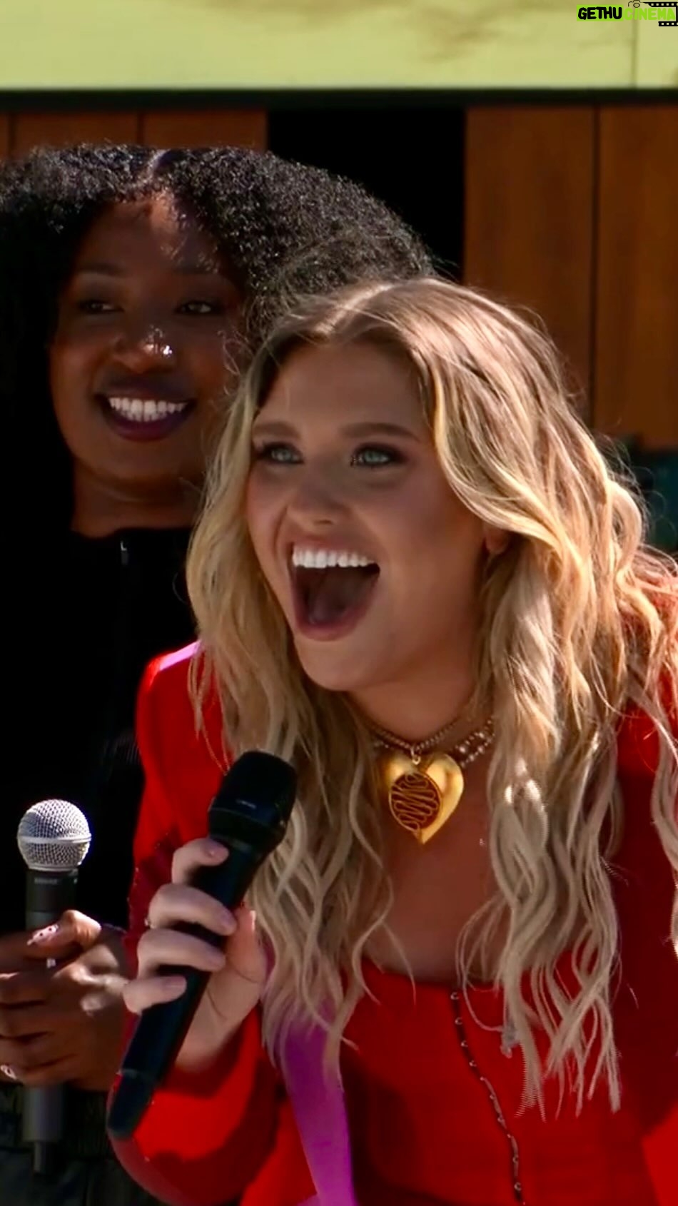 Ella Henderson - 4.6K Likes - I finally got to live out my Love Island fantasy 😂😂 Thank you so much @loveisland for having me, and congratulations to the winners ✨no spoilers here✨🤗 Watch the full episode on @itvxofficial to see the whole performance including Ghost and React!! E x x #LoveIsland #livemusic