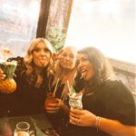 Ella Henderson Instagram - Oh what a night!!! 🍾🍹🍍🤪 … can’t believe you’re 18 now @wills_roberts … Blows my mind! What an amazing young man you’ve become! Big ups to @lakikane @tikibigdaddyg for hosting us!! We had the best night!!!! E x (PS. Swipe to the end for the best surprise of the night 👀🤦🏼‍♀️😂 @bambiblueofficial )