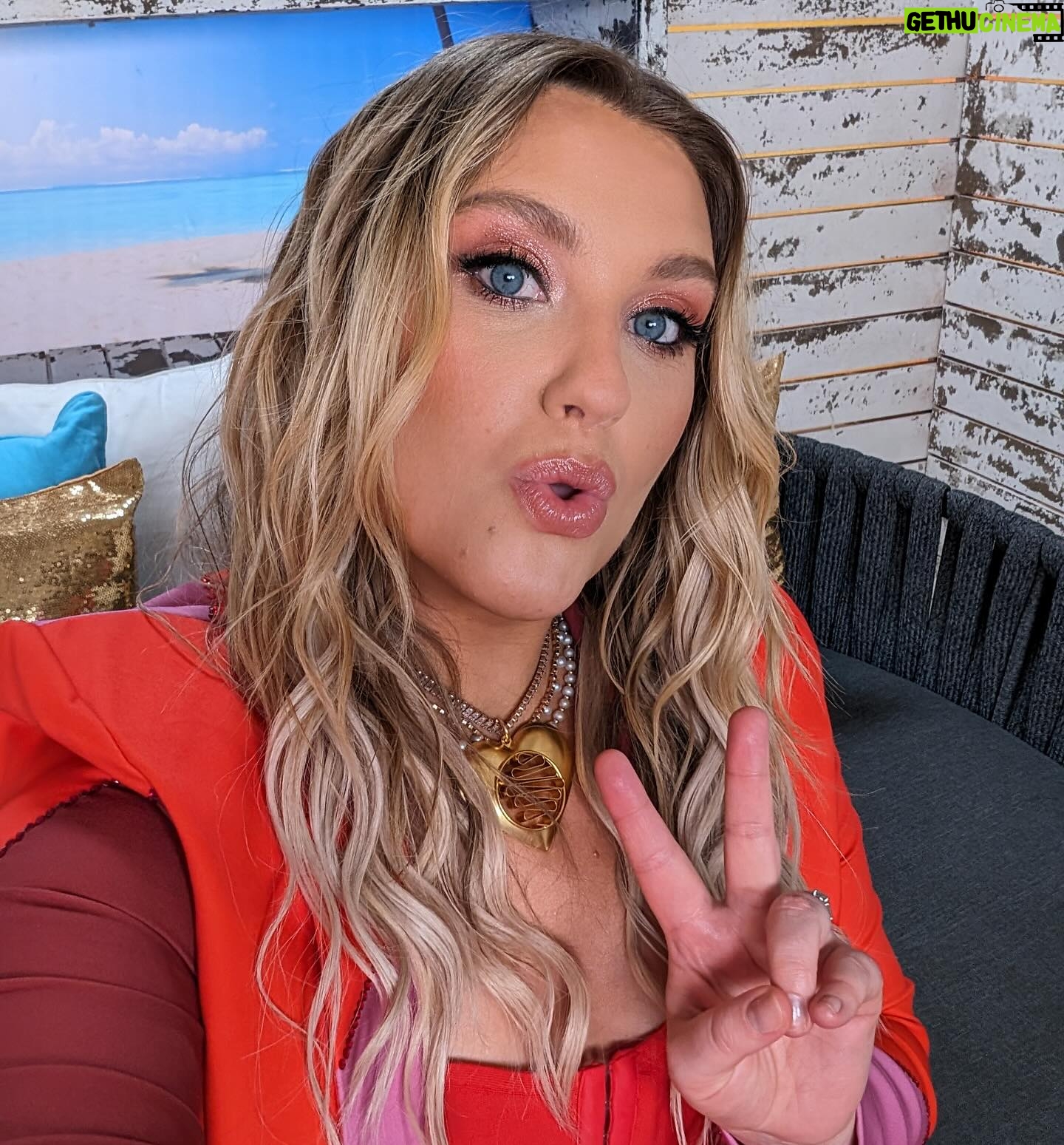 Ella Henderson - 7K Likes - 🩷💜❤️ Love Island Babyyyyyyyyyy!!!!! Living my best slow mo life 😂 … What a blast to head into the @loveisland villa xx. E x #LoveIsland #AllStars