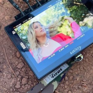 Ella Henderson Instagram - 🩷💜❤️ Love Island Babyyyyyyyyyy!!!!! Living my best slow mo life 😂 … What a blast to head into the @loveisland villa xx. E x #LoveIsland #AllStars