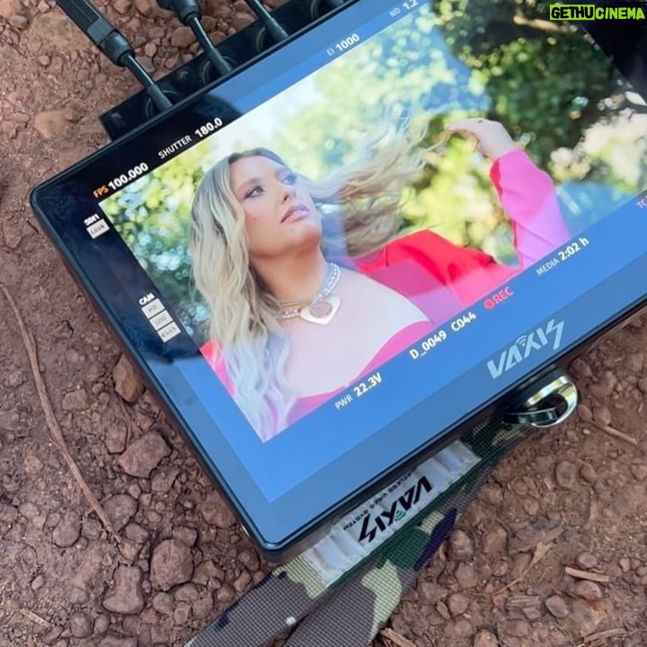 Ella Henderson - 7K Likes - 🩷💜❤️ Love Island Babyyyyyyyyyy!!!!! Living my best slow mo life 😂 … What a blast to head into the @loveisland villa xx. E x #LoveIsland #AllStars
