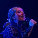 Ella Henderson Instagram - What a fantastic night for @teenage_cancer trust hosted by @sirgrahamwyliefoundation @cashforkids @hitsradiouk 💖 An absolute honour, thank you for having me 🤗 E x x #Alibi @rudimentaluk #rocknraise #newmusic #acoustic