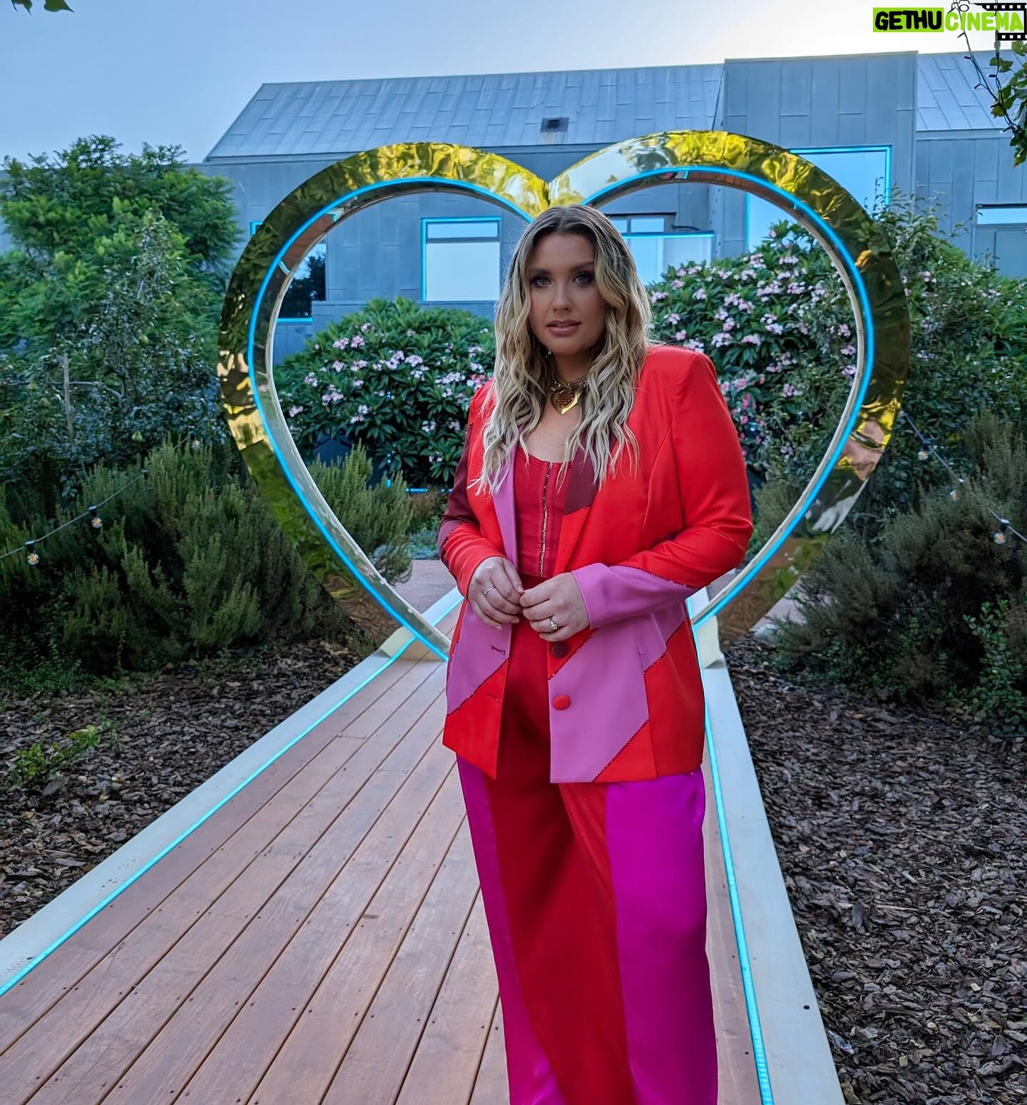 Ella Henderson - 7K Likes - 🩷💜❤️ Love Island Babyyyyyyyyyy!!!!! Living my best slow mo life 😂 … What a blast to head into the @loveisland villa xx. E x #LoveIsland #AllStars