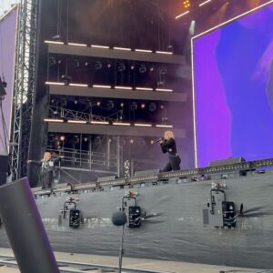 Ella Henderson Instagram - @bbcradio1 BIG WEEKEND 🙌 Thank you so much for showing me such an amazing time 💖 @natashabedingfield @rudimentaluk it was UNREAL performing alongside you. Thank you to my incredible team as always, and to everyone who watched or listened — your support always means the world 🙏 What a great way to kick off festival season E x x 
MD: @rossharrismusic 
Keys: @jamieaparker_ 
BV’s: @izzychaseuk @zazathevoice 
Glam: @krystaldawn_mua @jasongohhair