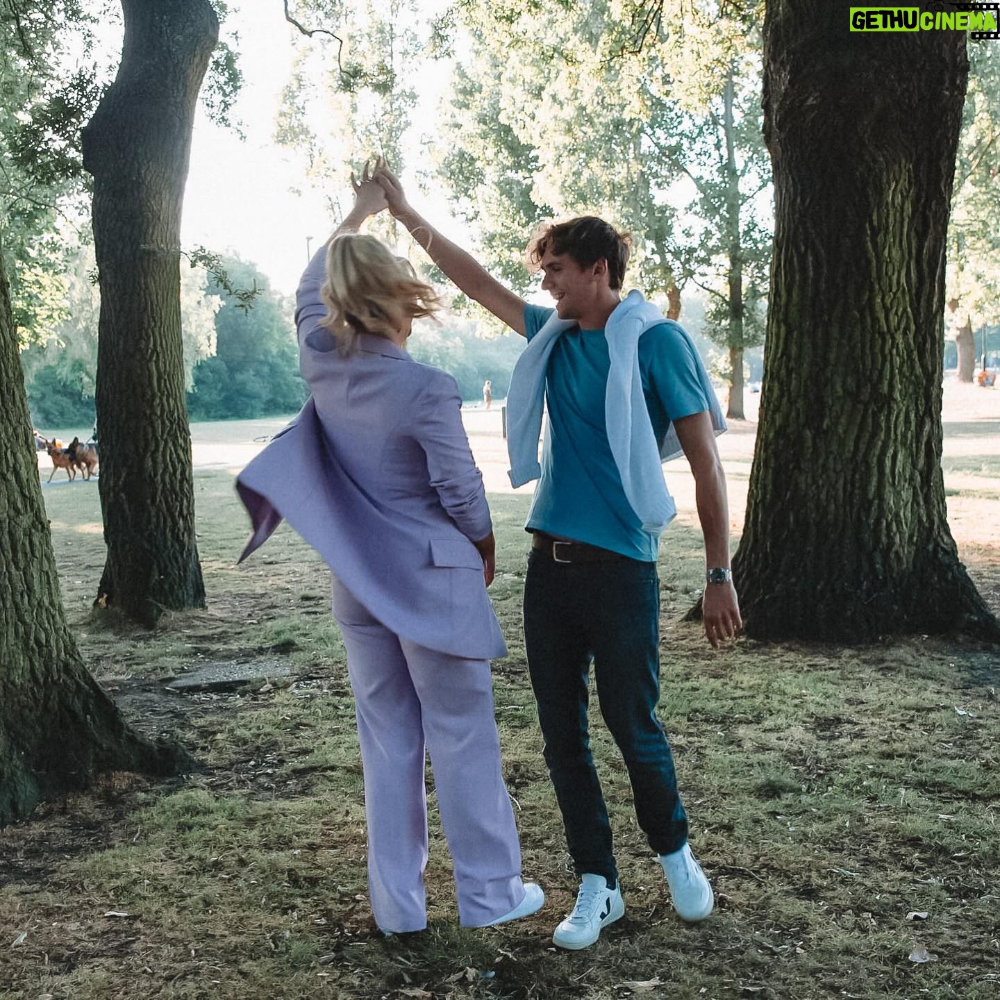 Ella Henderson - 10.5K Likes - To My Valentine… 💌 I’m so happy to have found my person 🙃 … May I forever dance through life with you & all its adventures 💃🏼 💍 👰🏼♀️🤵🏽… @jackrexburnell xx. Els
📸 by @freddieardley