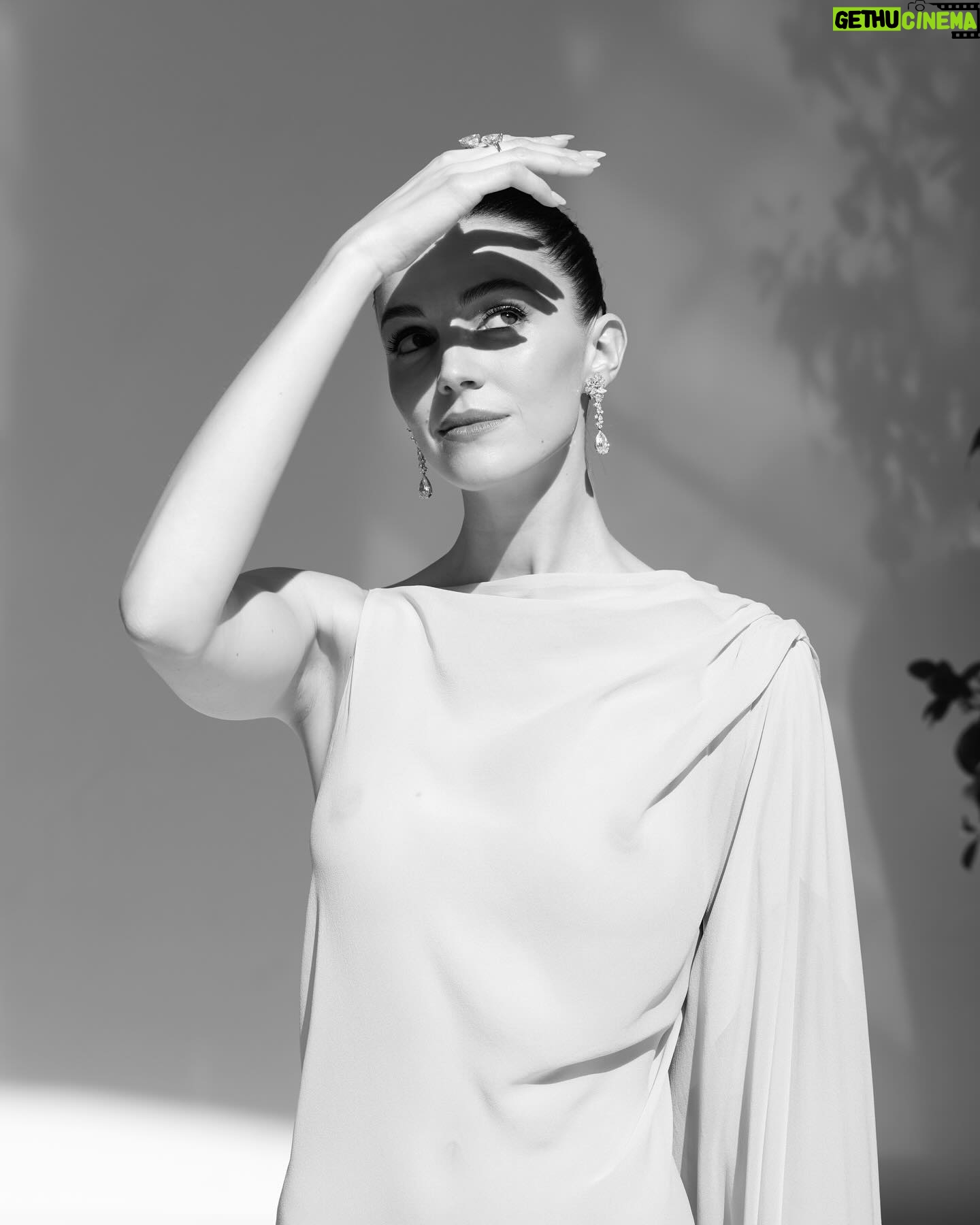 Ella Hunt Instagram - the moments before, in lovely light @festivaldecannes ✨ thank you @iona.wolff & @gregwilliamsphotography