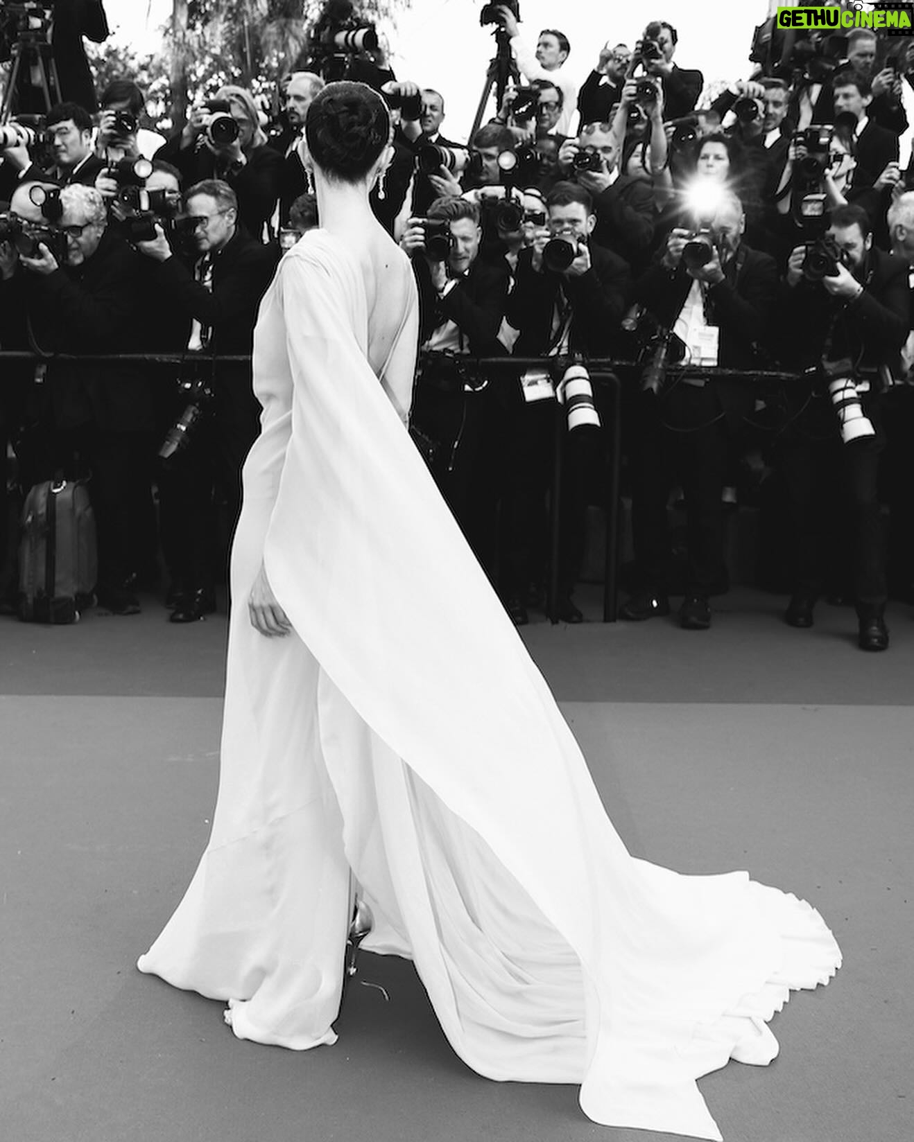 Ella Hunt Instagram - an unforgettable night premiering #HorizonAnAmericanSaga @festivaldecannes ❤️ thank you @chopard ✨