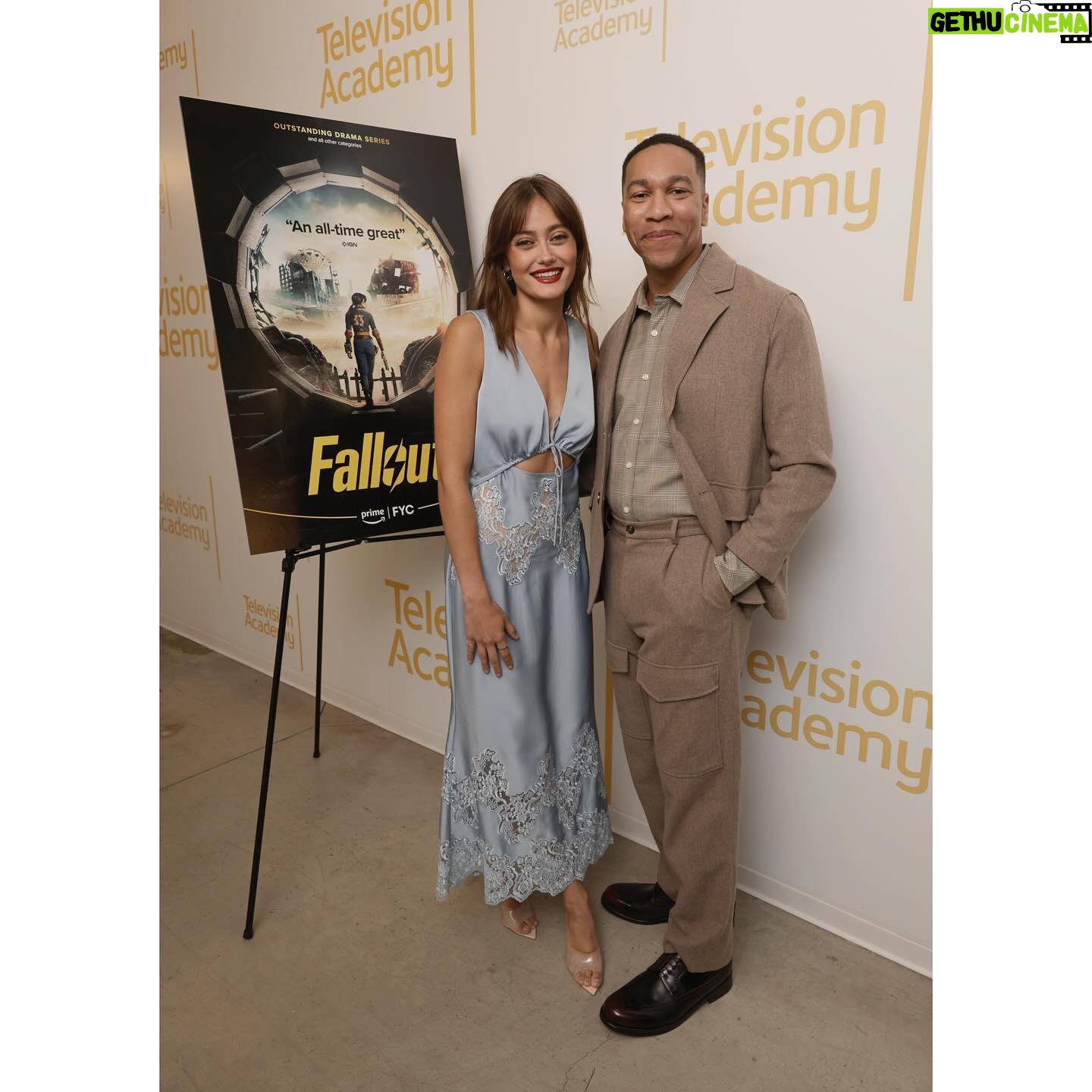 Ella Purnell Instagram - the fam all dressed up and pointing fingers for the FYC event in LA last week! thank you @televisionacad for having us and thank you @ericka_verrett @kdeenihan and @sophielopez for the look! what a fun night 🩵