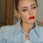 Ella Purnell Instagram - Fallout press in INDIA wow wow wow wow 😭 Styled by @sophielopez Makeup and photos by @valeriaferreiramakeup Hair by @leighkeateshair !