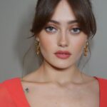 Ella Purnell Instagram - ELLA X FALLOUT PRESS IN MUMBAI @ellapurnell attending press day 1 for #falloutprime in Mumbai. Styled @sophielopez Hair @leighkeateshair Makeup and Photos by me @valeriaferreiramakeup @thewallgroup Ella wears @augustinusbader the cream @reviveskincare de puffing eye masks @drjart_uk @drjart_uk hydrating mask @chanel.beauty @welovecoco Eau de teint in medium plus @yslbeauty touche eclat in shade 3 @valentino.beauty liquid liber in black @valentino.beauty liquid eyebrow pen in brown @patmcgrathreal volumising mascara in black @charlottetilbury bronzer in shade 2 @hourglasscosmetics unlocked soft matte lipstick in shade FOXGLOVE 356 - BERRY ROSE @byterryofficial matte hyaluronic pressed powder #ellapurnell #falloutprime #falloutprimevideo #bts #ellapurnelledit #makeuplook #valeriaferreiramakeup