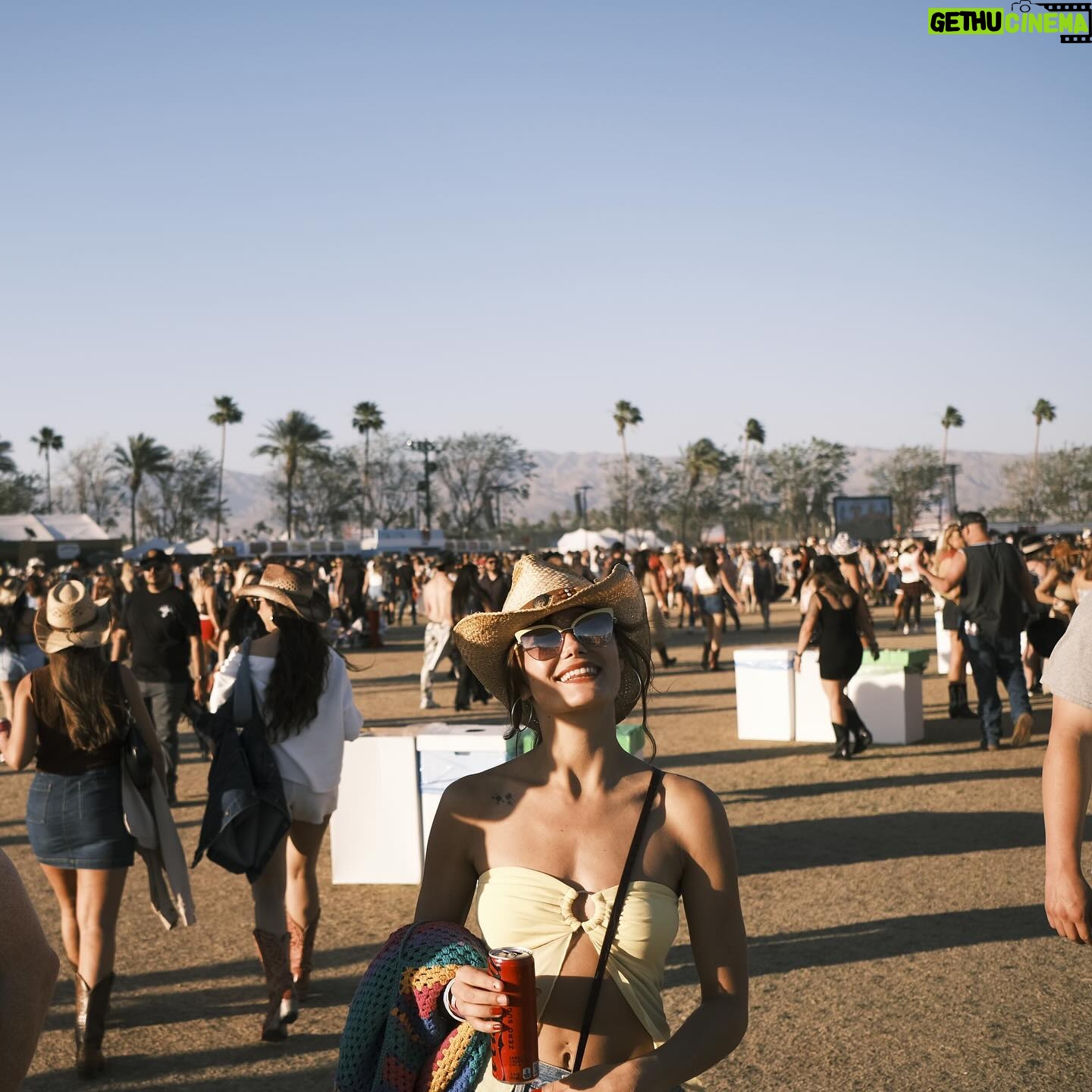 Ella Purnell Instagram - The best week with the best people 😠@stagecoach all day every day yall. My heart is so full. See ya next year. 🤠Thank you Mr @darkcrustacean for the 📸 :)