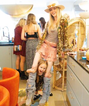 Elle Evans Instagram - Young, Wild, & THREE ❤️‍🔥
🦁🙈🐯🦋🐆🦓🐘🦒🦜