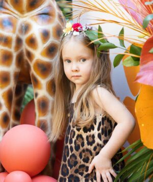 Elle Evans Instagram - Young, Wild, & THREE ❤️‍🔥
🦁🙈🐯🦋🐆🦓🐘🦒🦜