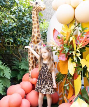 Elle Evans Instagram - Young, Wild, & THREE ❤️‍🔥
🦁🙈🐯🦋🐆🦓🐘🦒🦜